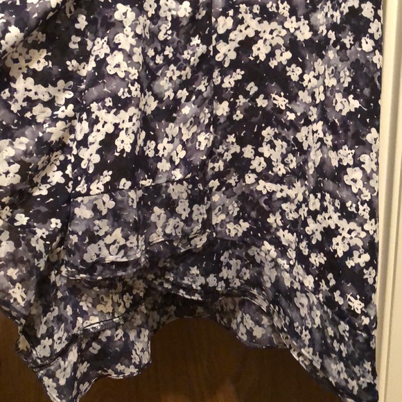 Simply Vera/Vera Wang sleeveless blouse - Picture 2 of 5